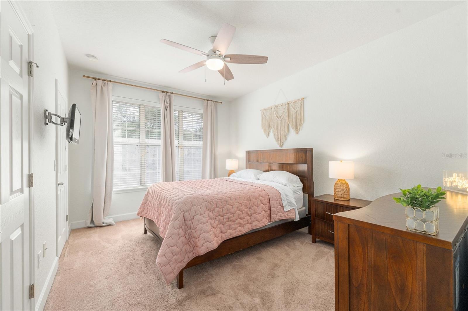 GRANTWOOD CONDO PH III - Residential