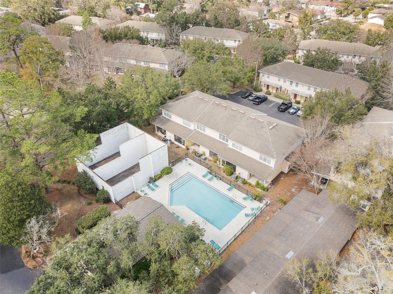 GRANTWOOD CONDO PH III - Residential