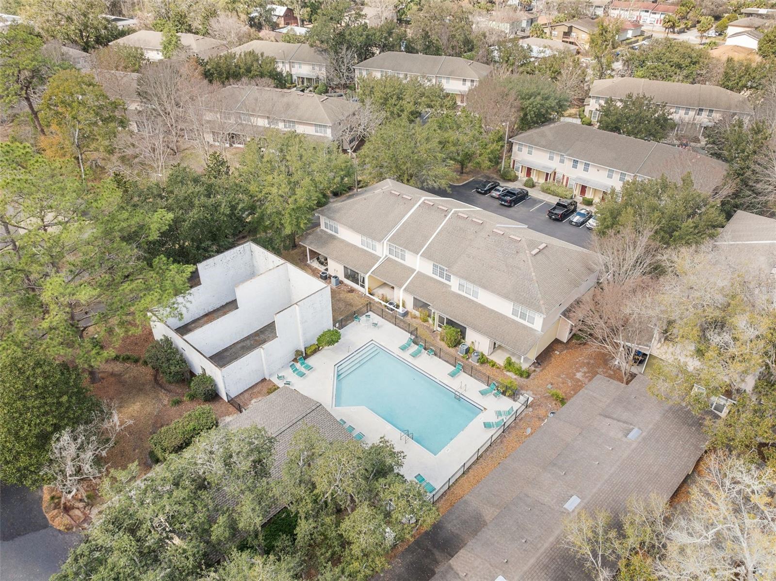 GRANTWOOD CONDO PH III - Residential