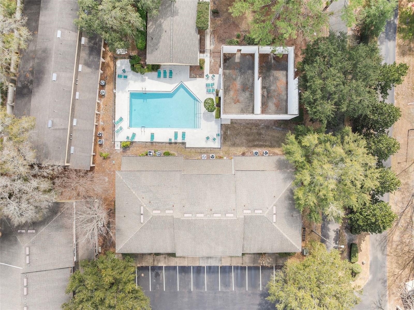 GRANTWOOD CONDO PH III - Residential