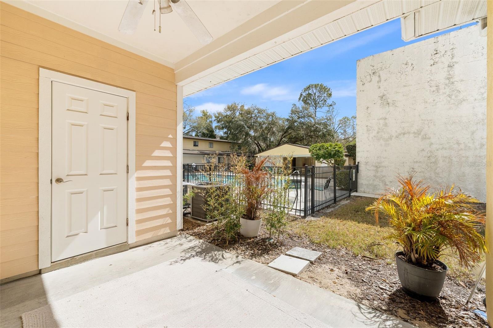 GRANTWOOD CONDO PH III - Residential