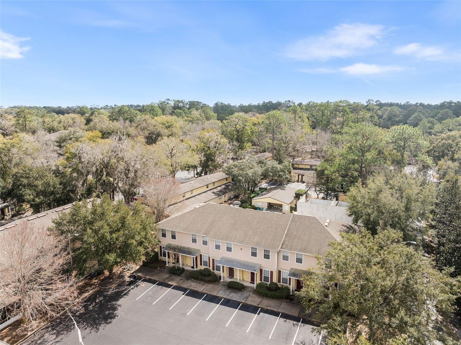 GRANTWOOD CONDO PH III - Residential