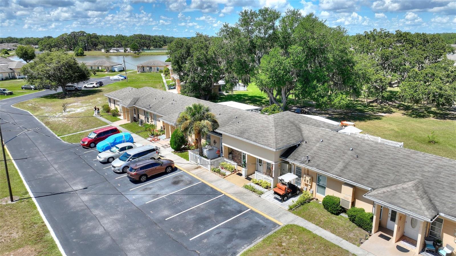 LAKESHORE CLUB - Residential