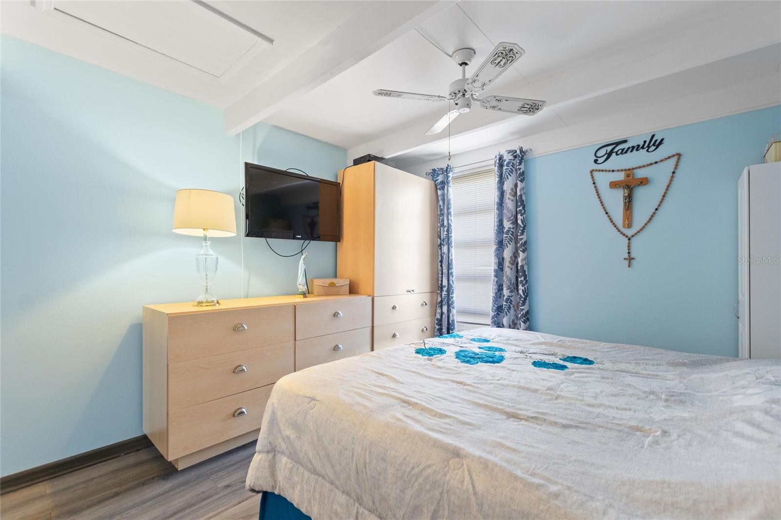 LAKESHORE CLUB - Residential
