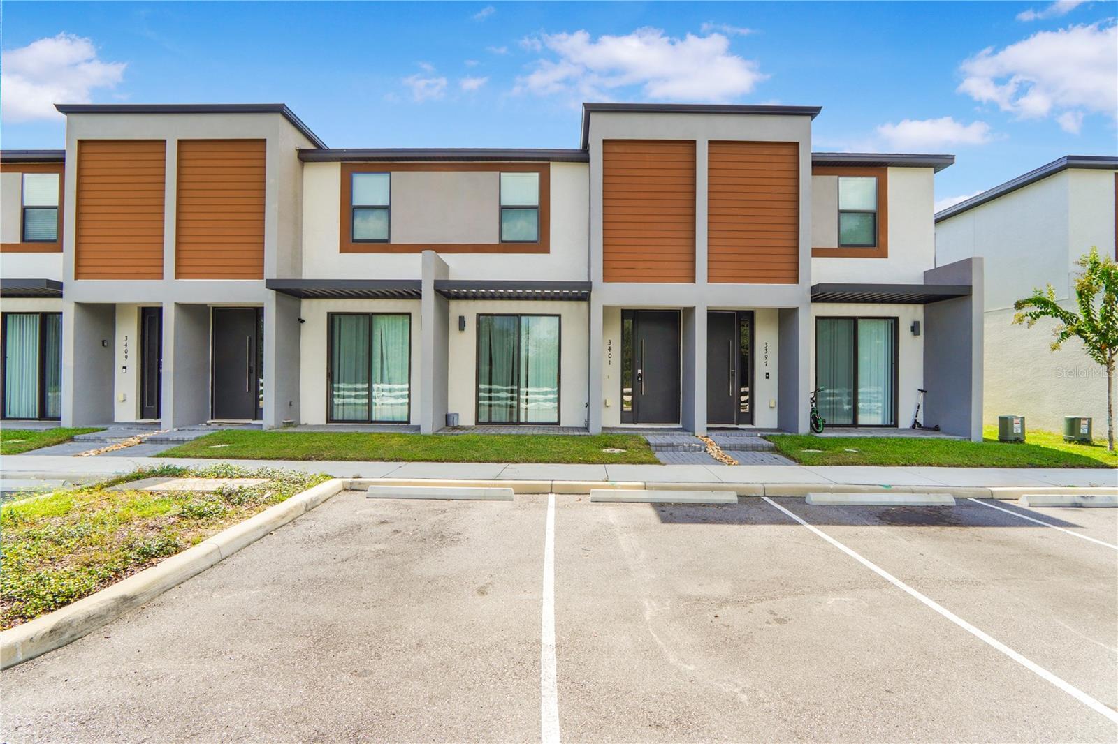 Step into this beautifully updated two-story townhouse, perfectly designed for comfort, space, and style. This move-in ready home features brand new vinyl flooring and fresh paint throughout, creating a clean, modern feel the moment you walk in.
With three well-sized bedrooms, each offering its own walk-in closet, and three full bathrooms, this home provides plenty of space and privacy for families, roommates, or anyone who values room to spread out. The layout is functional and inviting, with defined living and dining areas that flow seamlessly from one to the other.
The kitchen is a standout, equipped with stone countertops, solid wood cabinets, and a full suite of appliances including a range, refrigerator, microwave, and dishwasher. Whether you’re cooking for yourself or hosting guests, this space is designed to meet all your culinary needs.
At the front of the home, a sliding glass door opens to a charming open porch, offering the perfect spot to enjoy fresh air or unwind after a long day. Additional features include an in-unit washer and dryer, ample natural light, and neutral finishes that complement any décor style.
Located in a desirable area with easy access to shopping, dining, and transportation, this townhouse offers a perfect blend of convenience and comfort. Don’t miss the chance to lease this stunning home — schedule your tour today.
