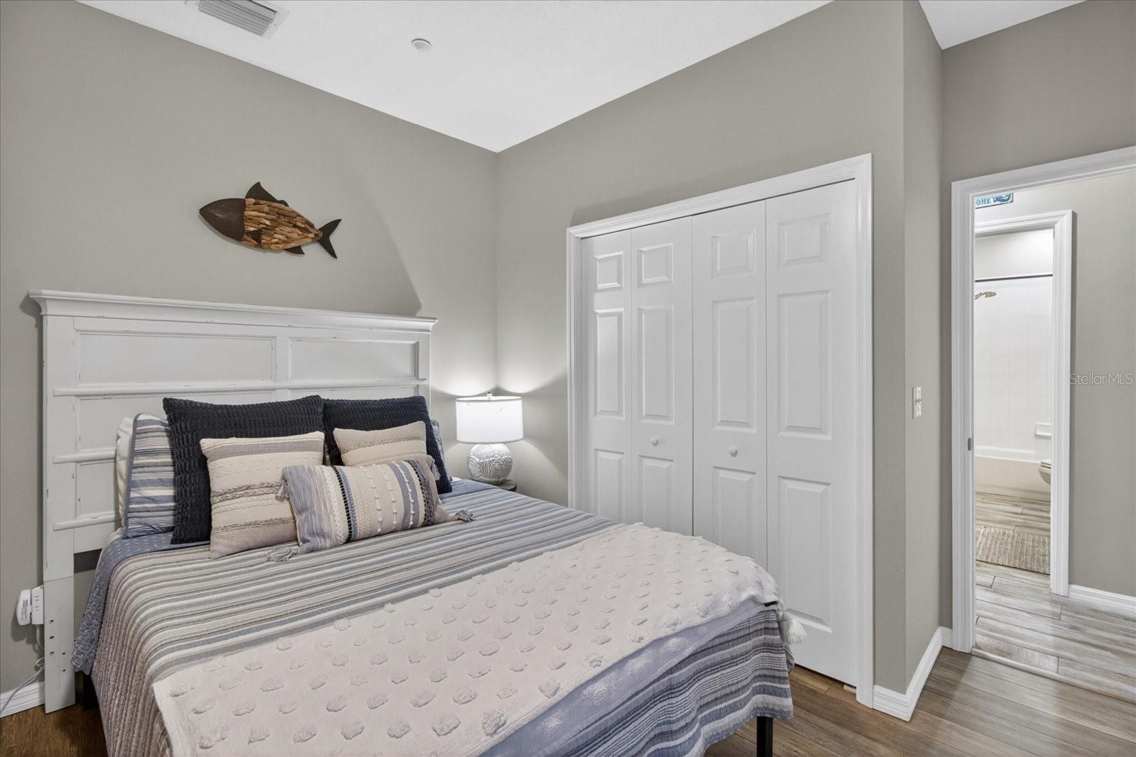 MARINERS POINTE OF INDIAN SHORES CONDO - Residential