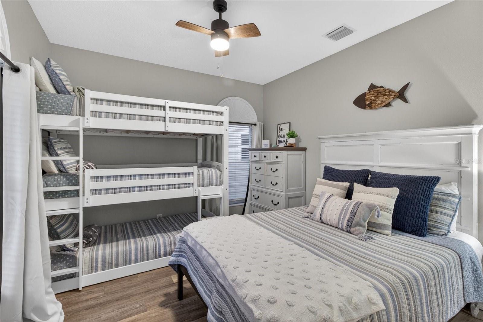 MARINERS POINTE OF INDIAN SHORES CONDO - Residential