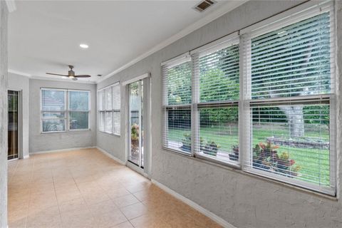 A home in LAKE WALES