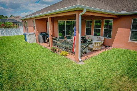 A home in AUBURNDALE