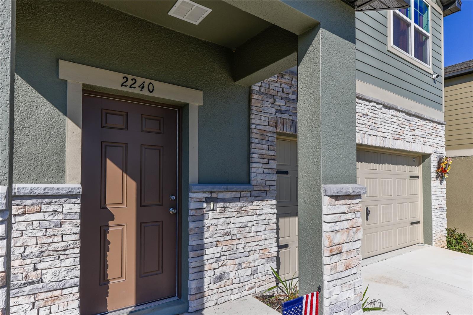 2240 HEMINGWAY CIRCLE