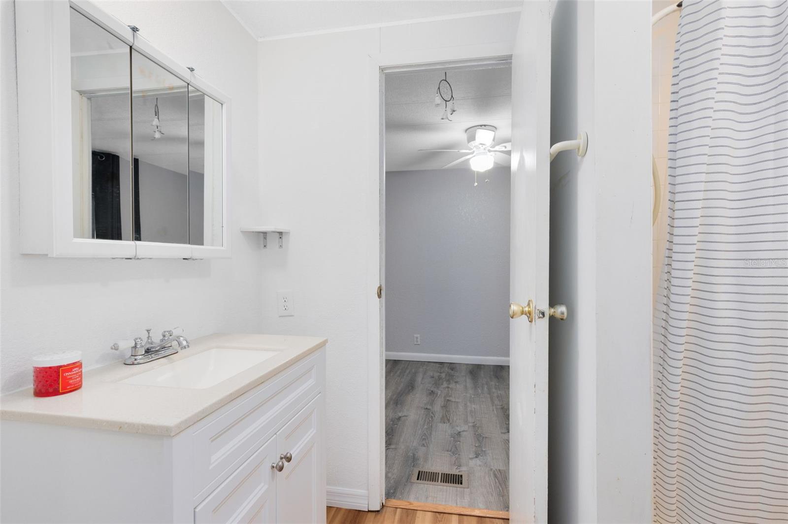 TWIN LAKES RANCHETTES - Residential