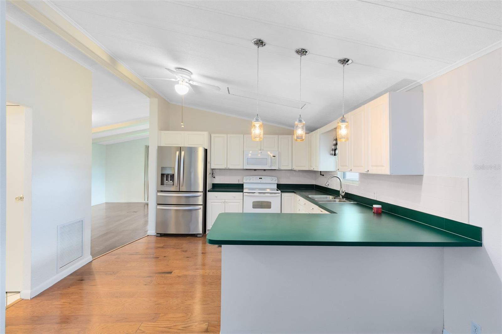 TWIN LAKES RANCHETTES - Residential