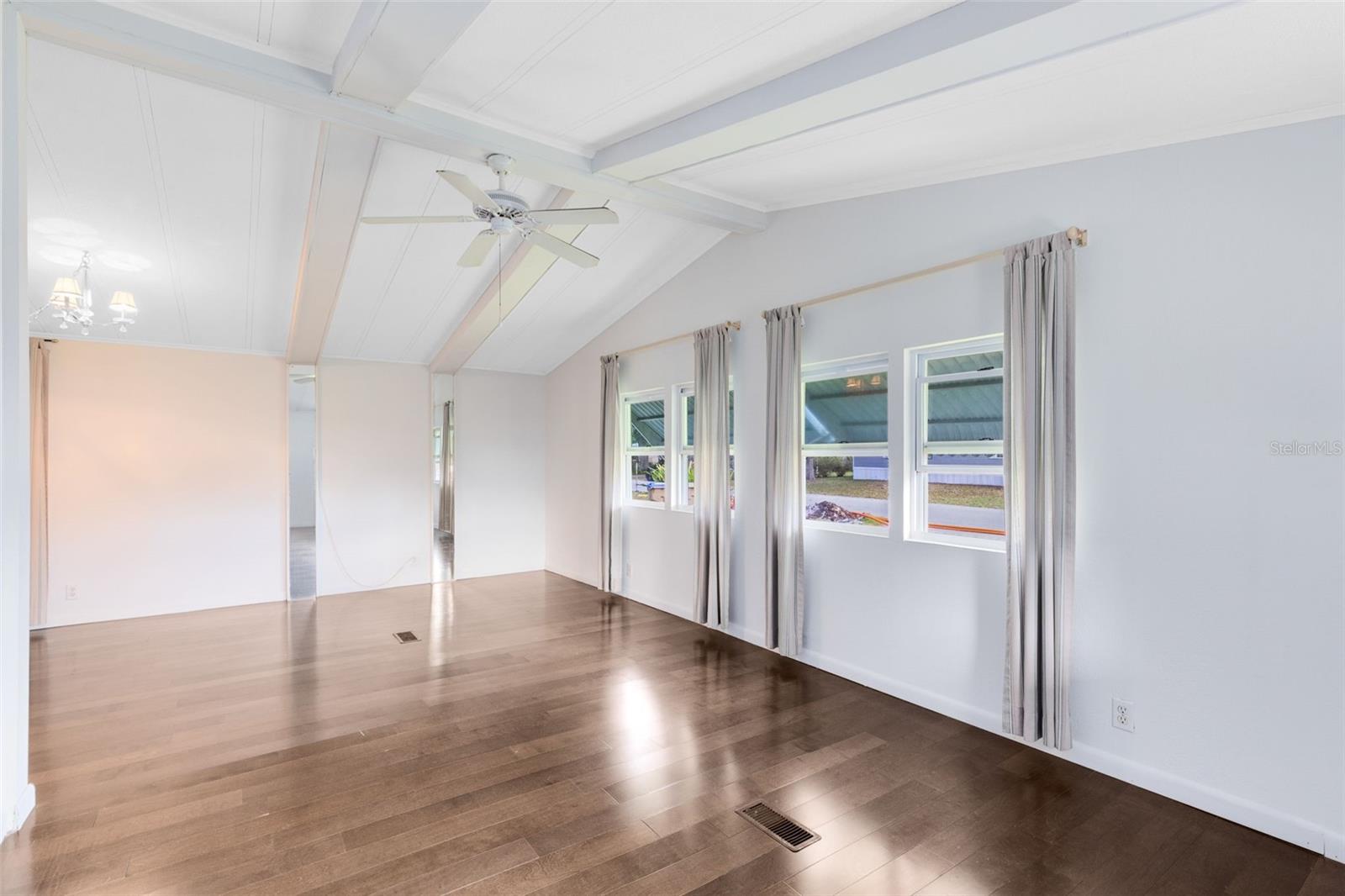 TWIN LAKES RANCHETTES - Residential