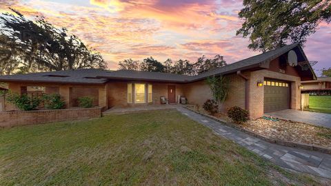 A home in LAKELAND