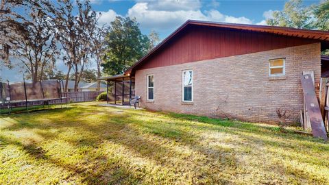 A home in LAKELAND