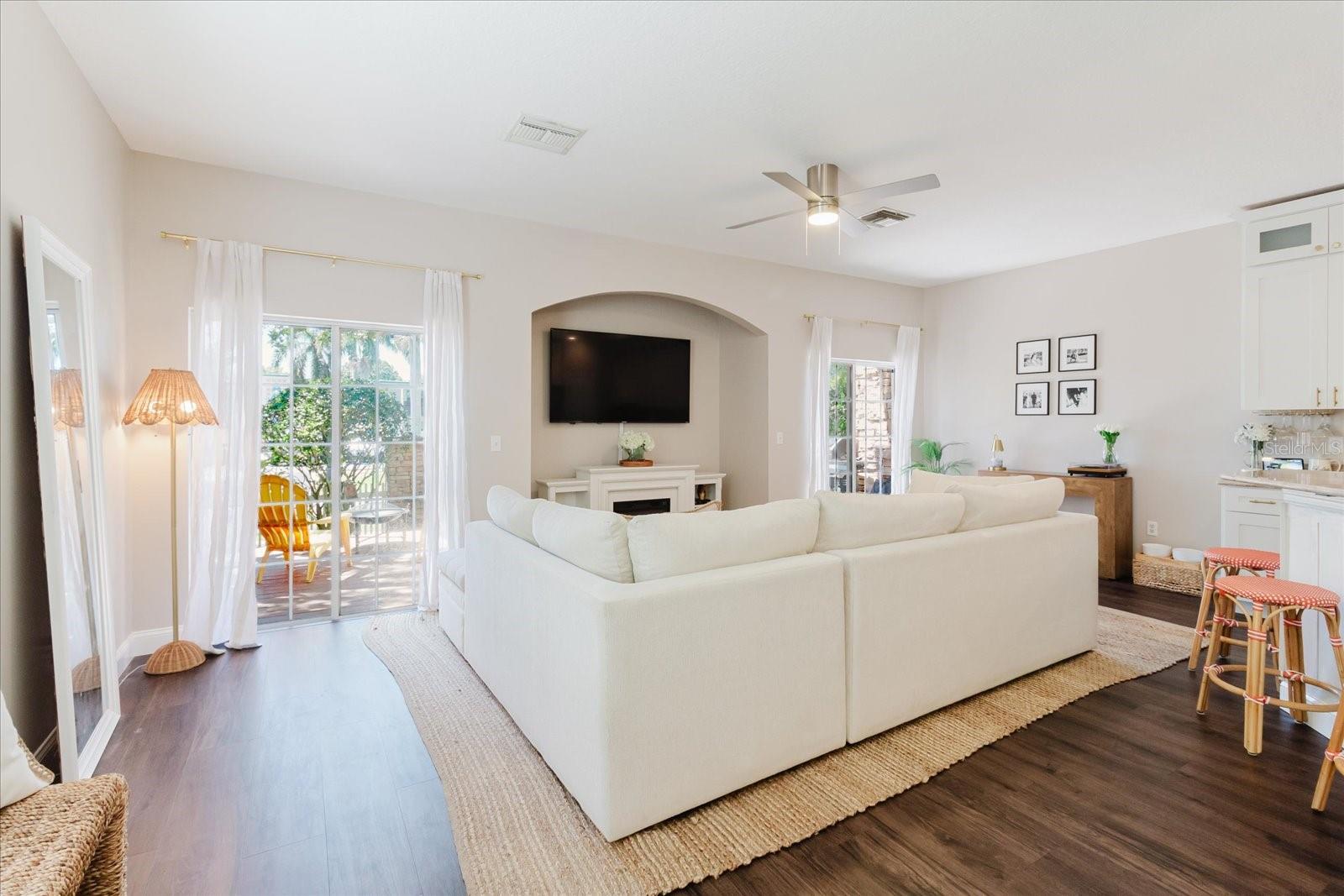 BAY BREEZE COVE - Residential