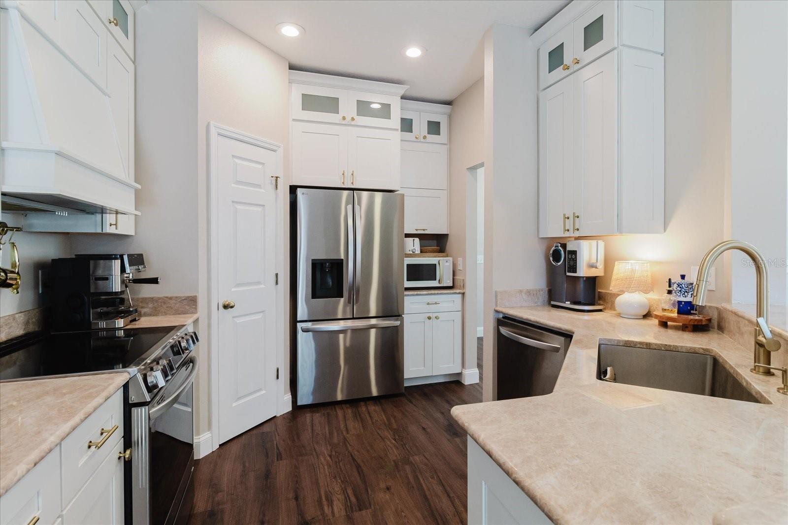 BAY BREEZE COVE - Residential
