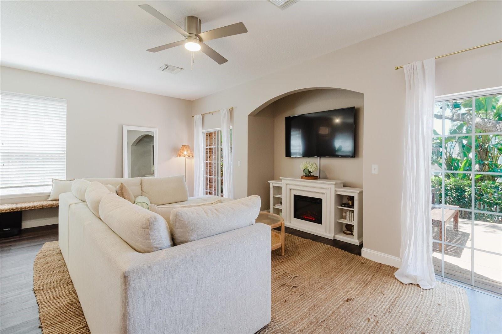 BAY BREEZE COVE - Residential