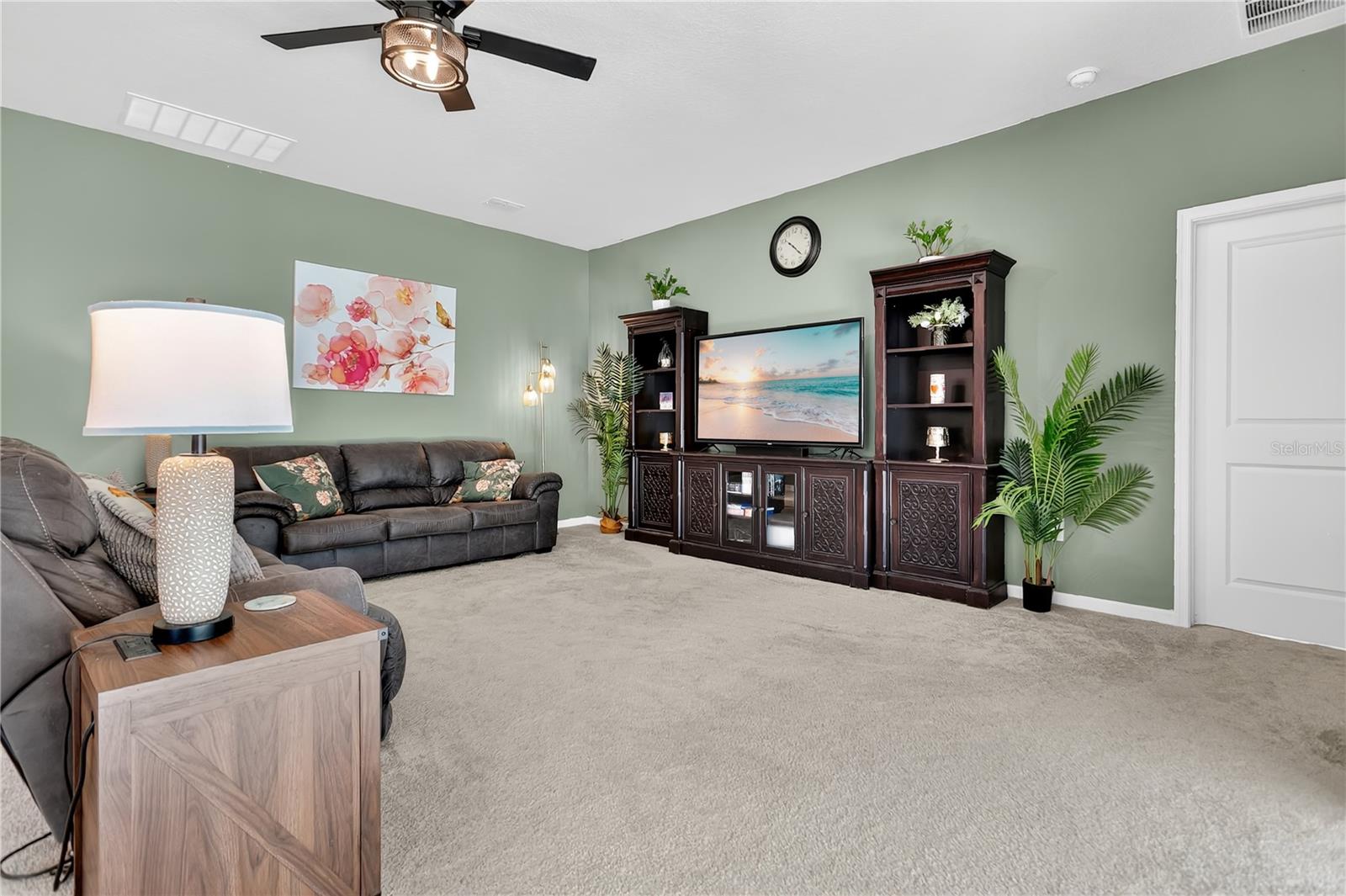 808 ROMINGER LOOP