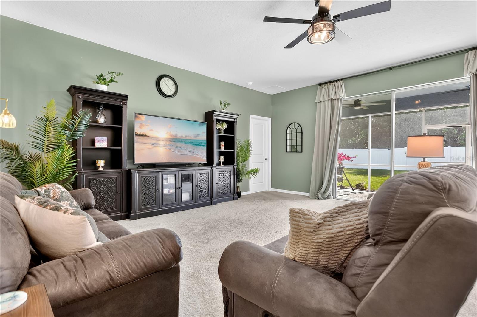 808 ROMINGER LOOP