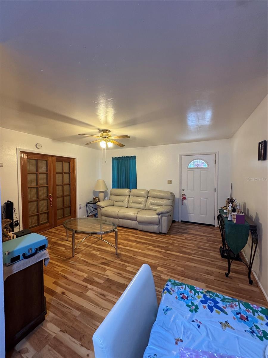 TWENTY WEST - Residential