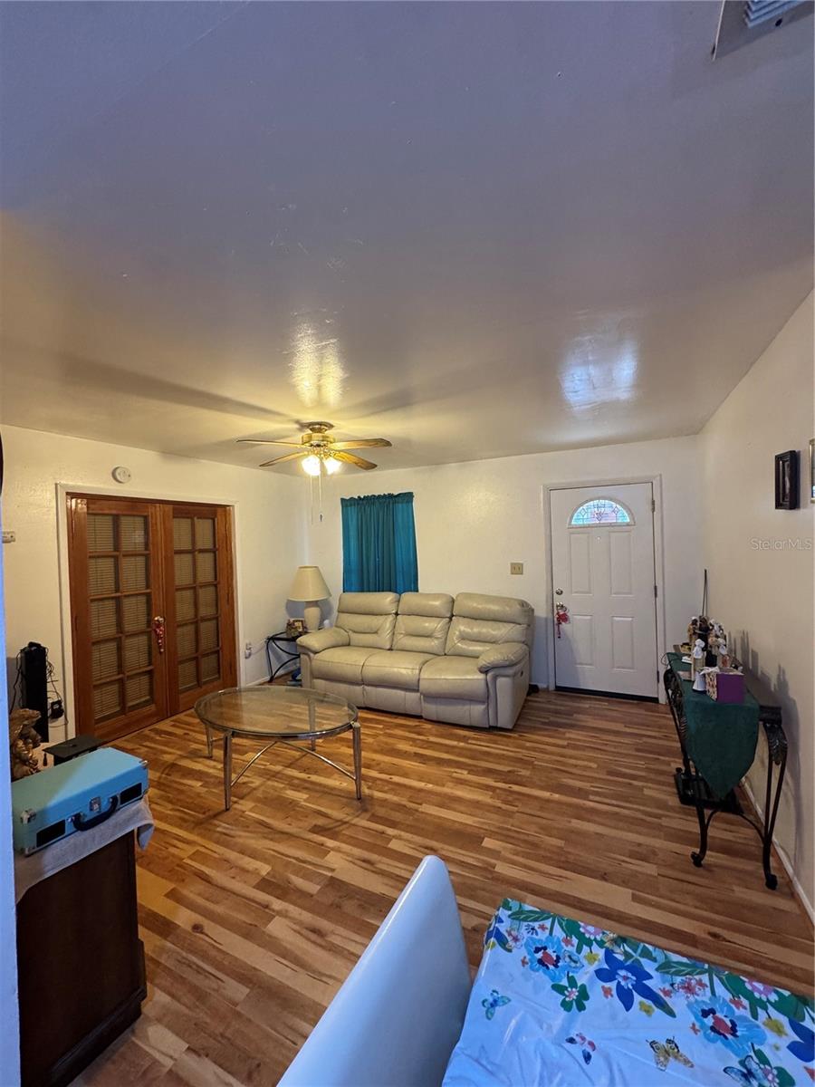 TWENTY WEST - Residential