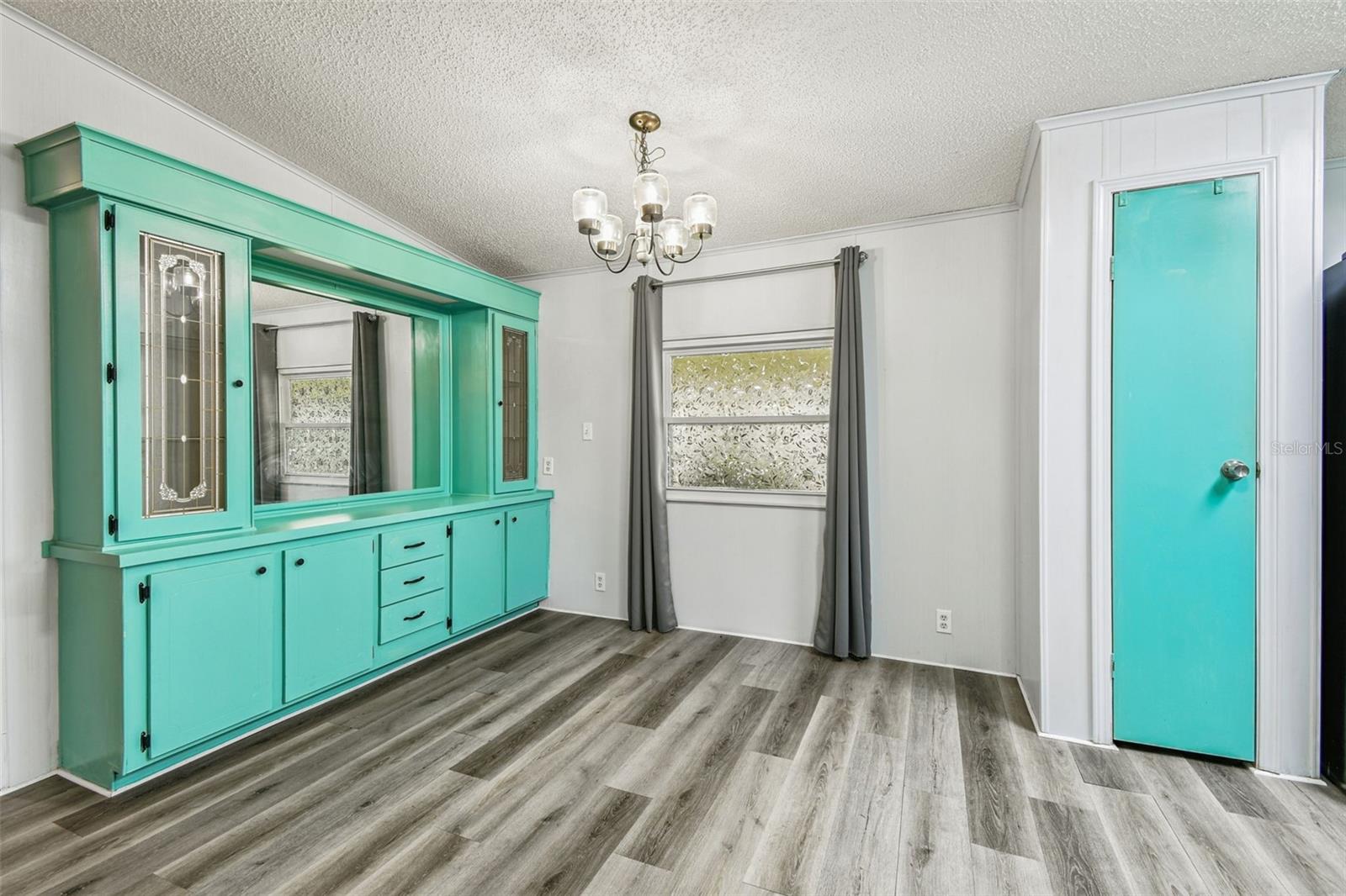 FOXWOOD LAKE ESTATES - Residential