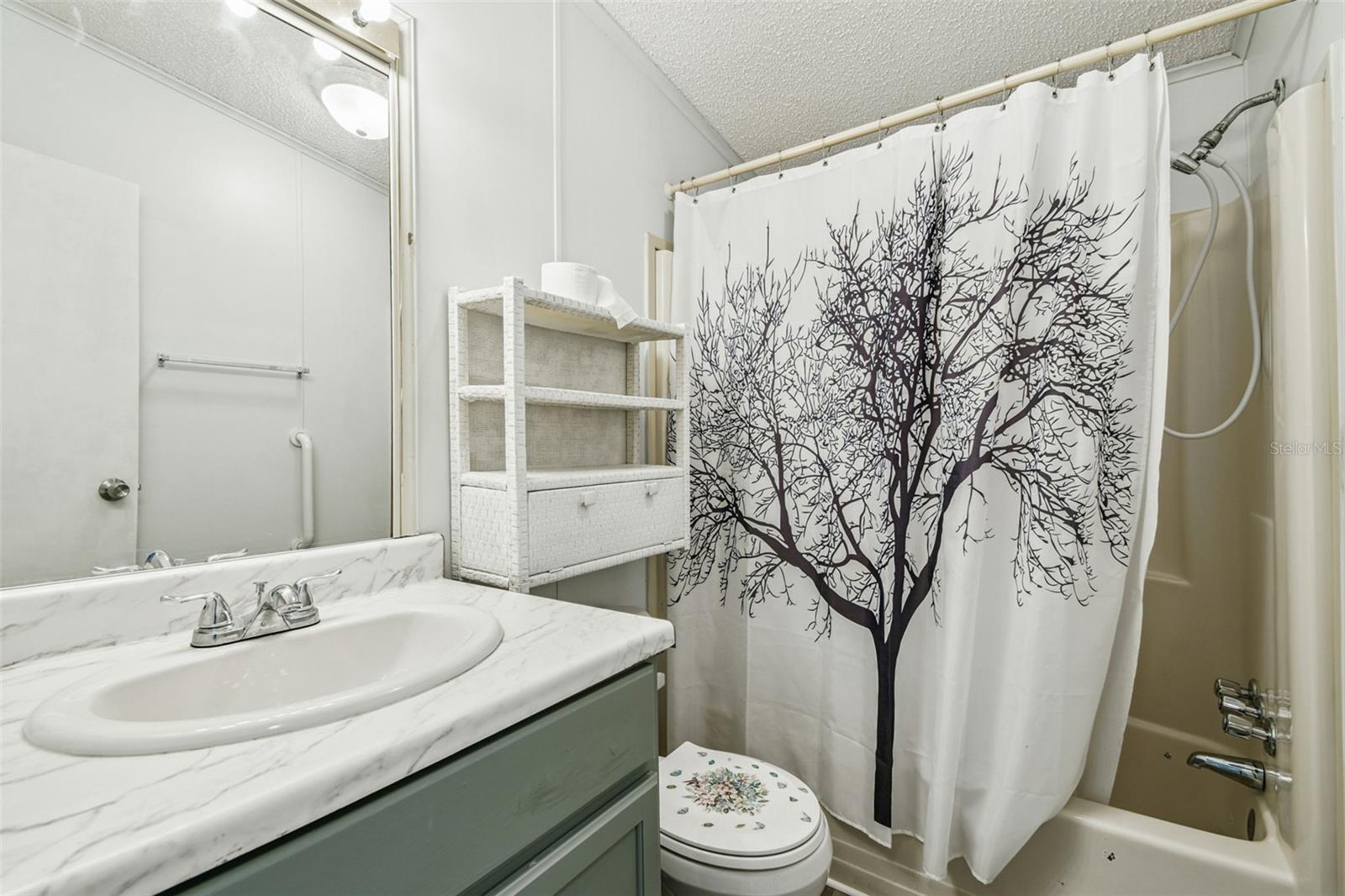 FOXWOOD LAKE ESTATES - Residential