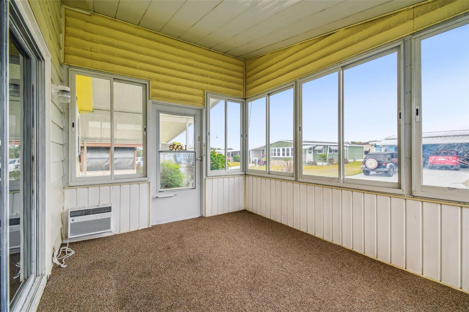 FOXWOOD LAKE ESTATES - Residential