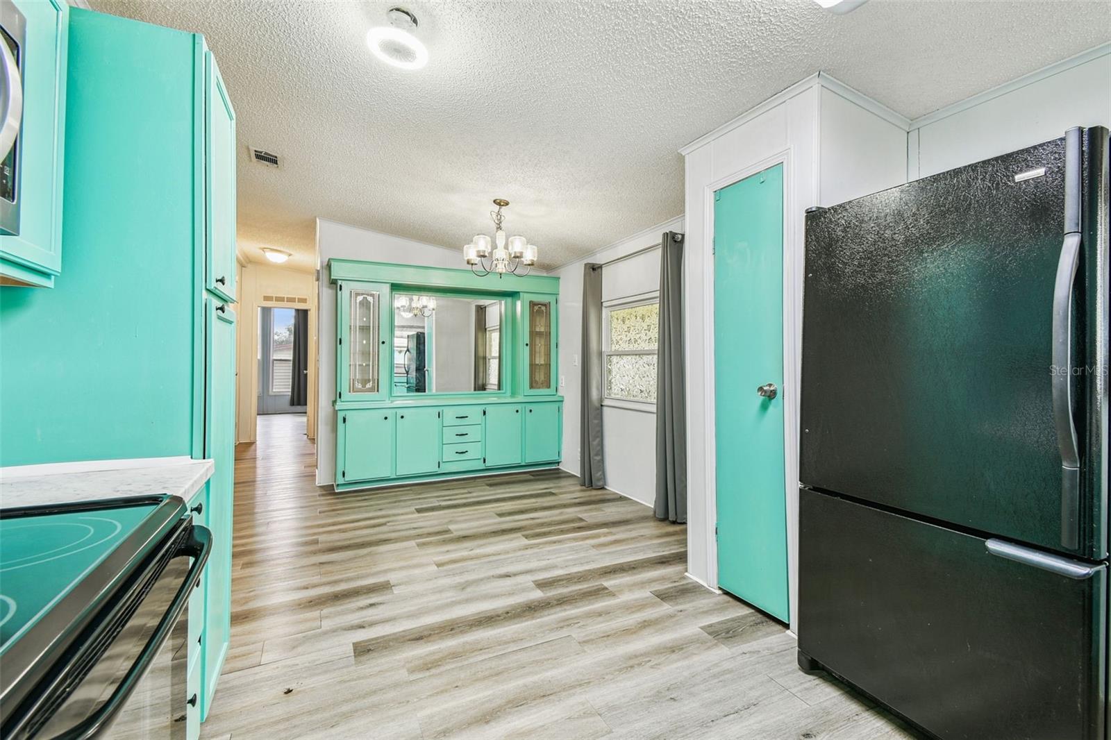 FOXWOOD LAKE ESTATES - Residential