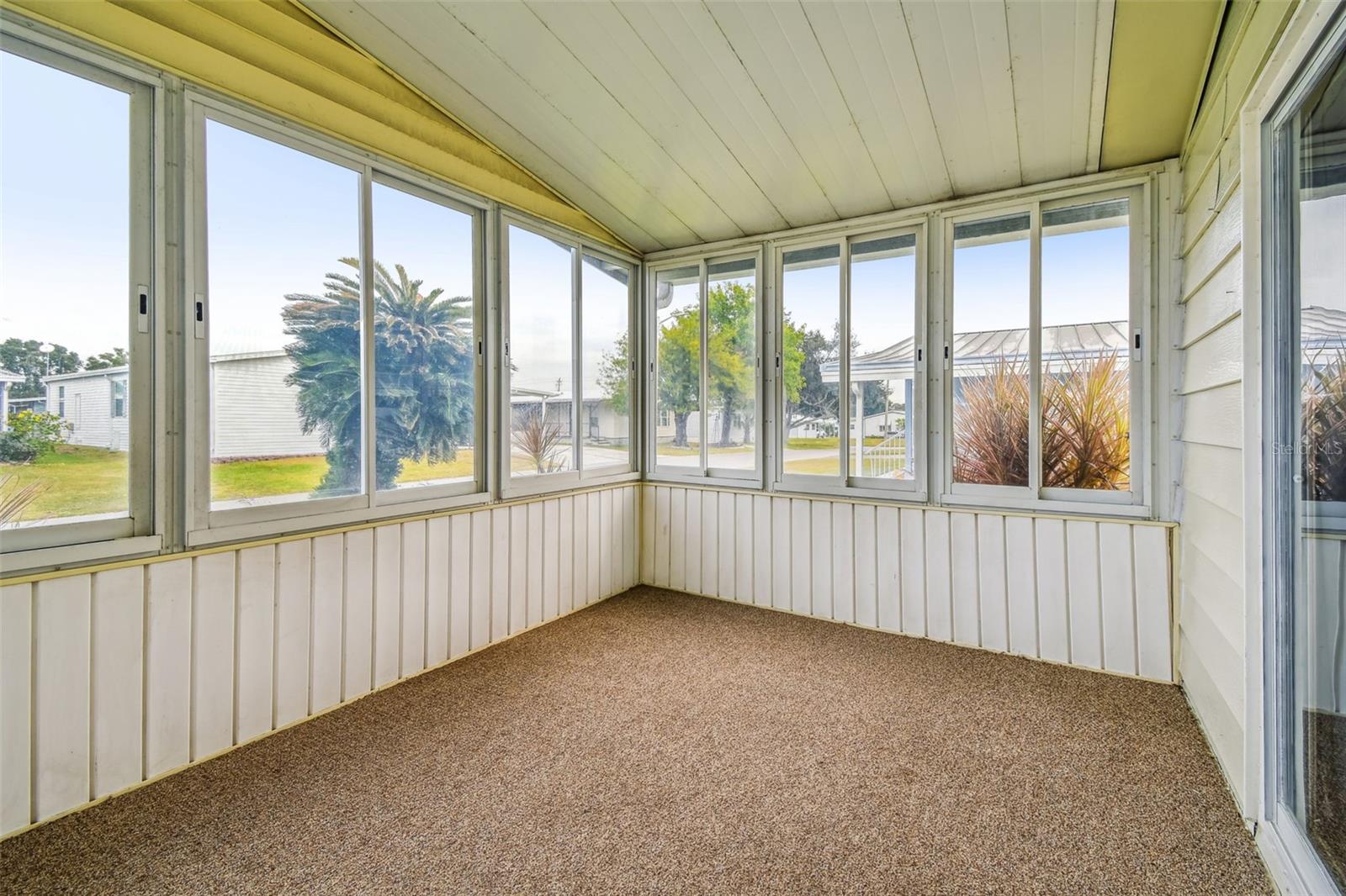 FOXWOOD LAKE ESTATES - Residential