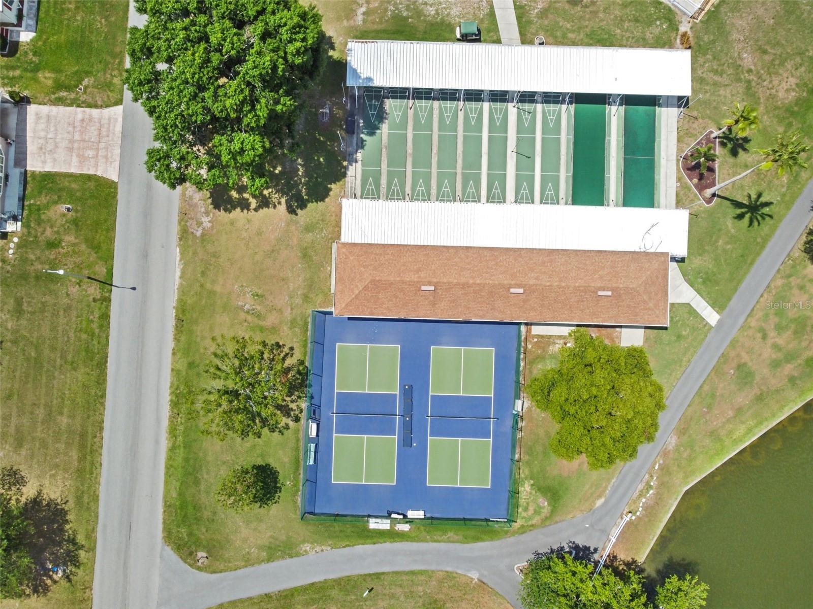 FOXWOOD LAKE ESTATES - Residential