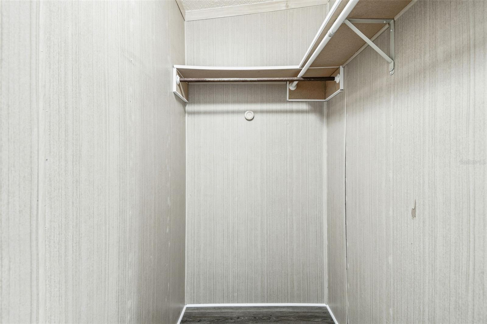 FOXWOOD LAKE ESTATES - Residential