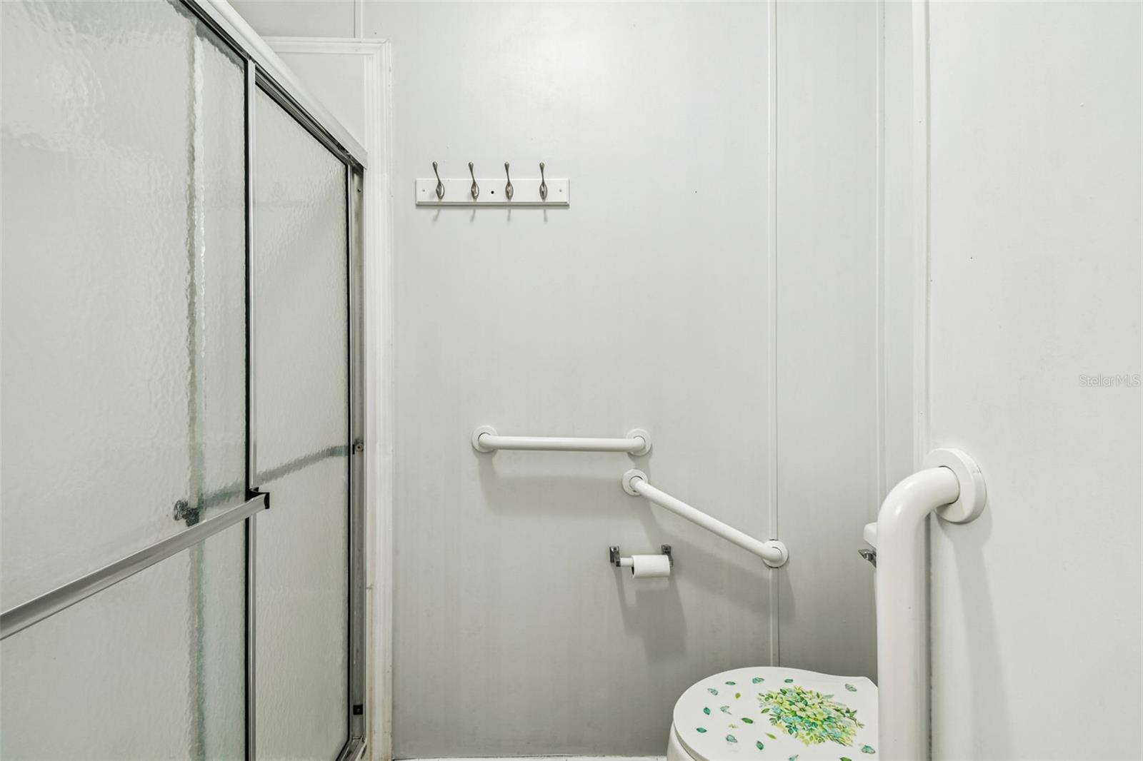 FOXWOOD LAKE ESTATES - Residential