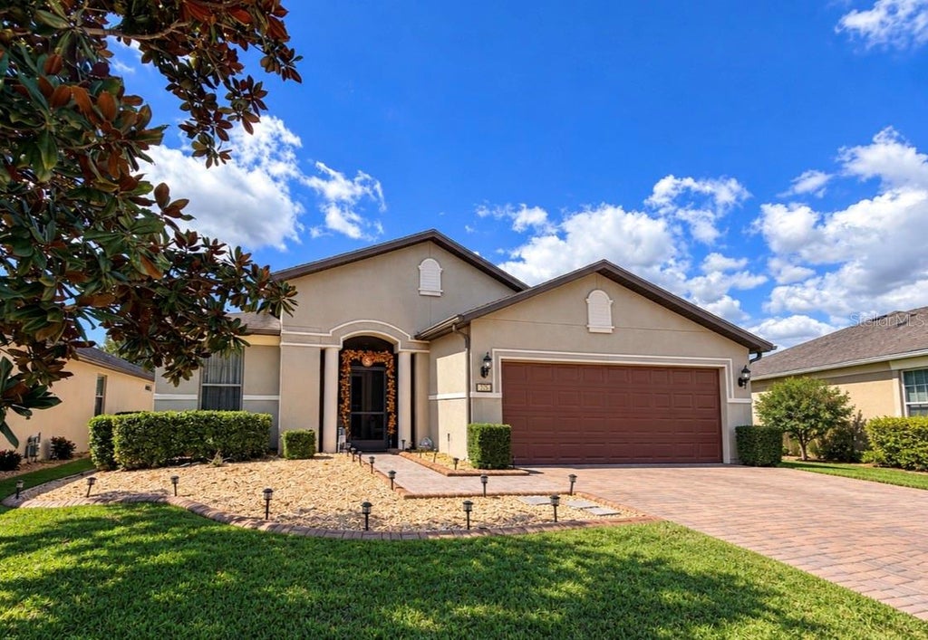 Photo of 325 Alicante Court, Davenport, FL 33837 (MLS # O6447969)