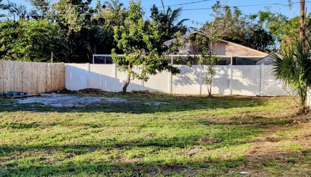 Photo of 0 Benson Street, Sarasota, FL 34231 (MLS # A4679645)