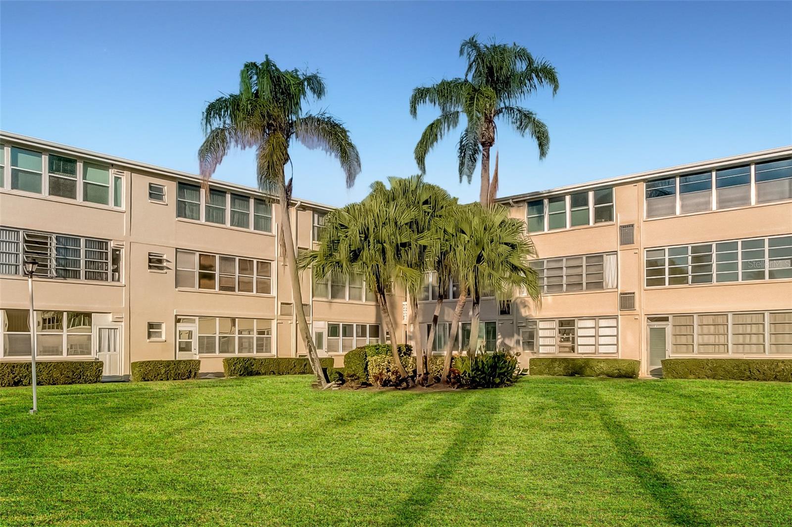 GATEWAY SQUARE APTS - Residential