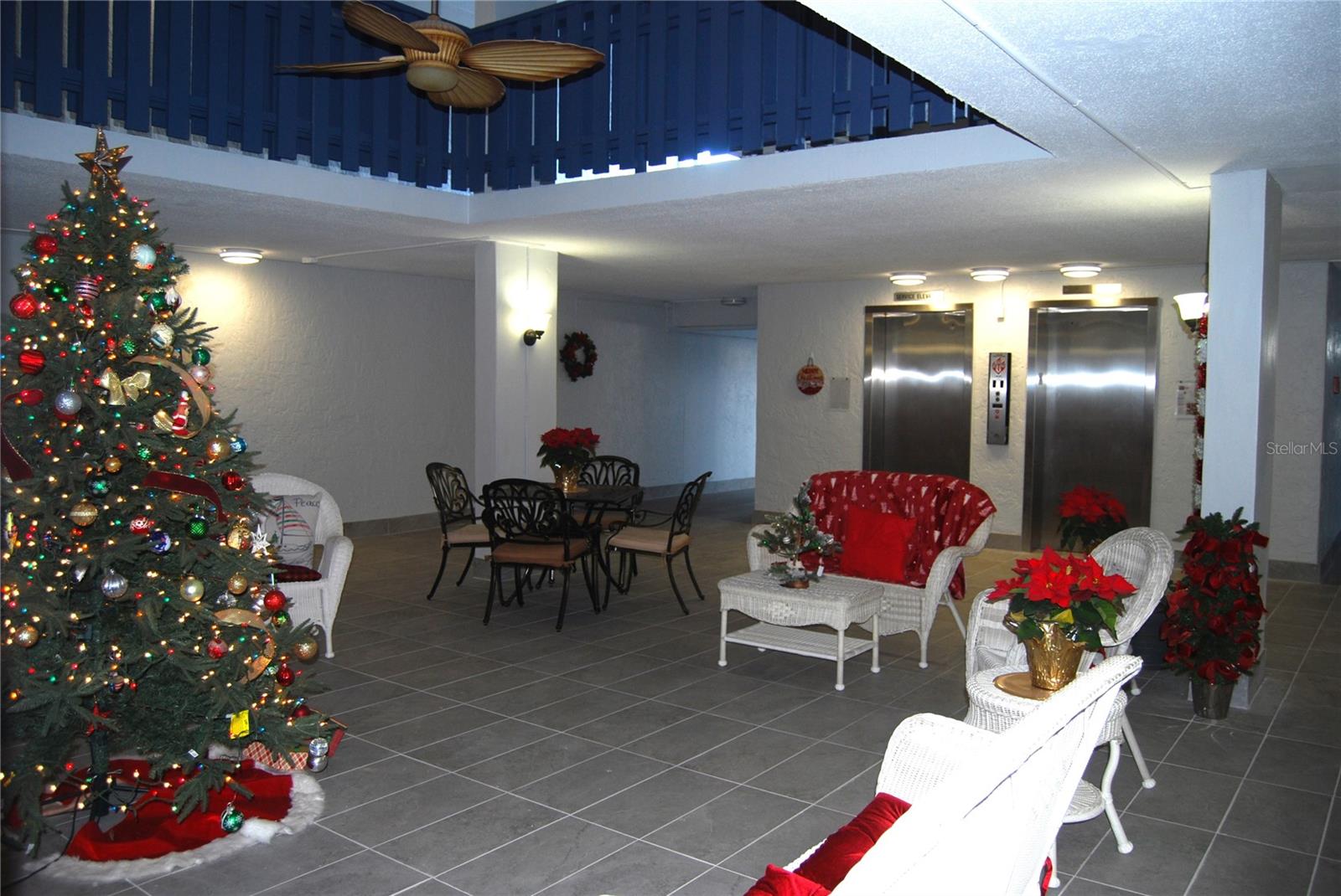 TREASURE ISLAND TENNIS & YACHT CLUB - Residential