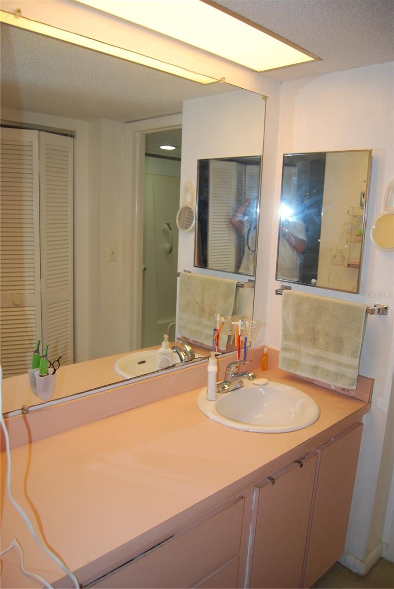 TREASURE ISLAND TENNIS & YACHT CLUB - Residential