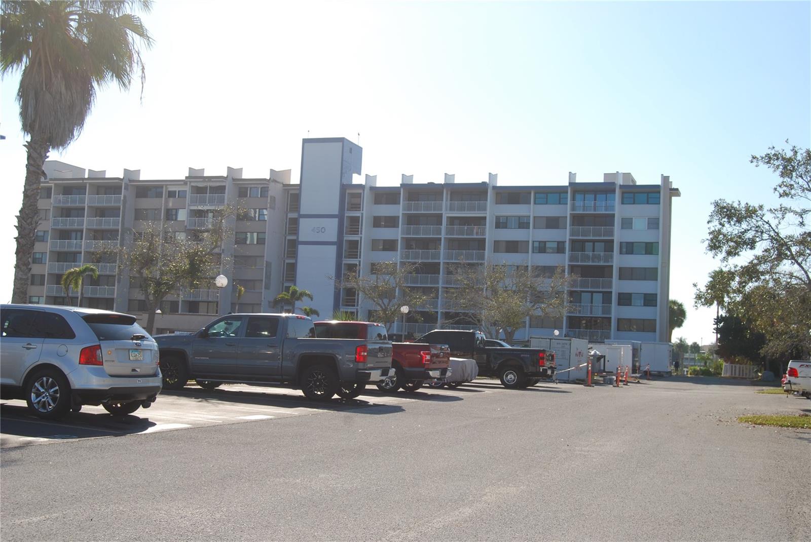 TREASURE ISLAND TENNIS & YACHT CLUB - Residential