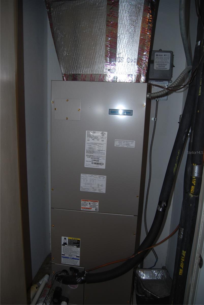 TREASURE ISLAND TENNIS & YACHT CLUB - Residential