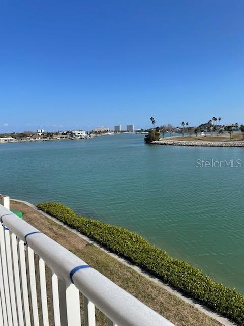 TREASURE ISLAND TENNIS & YACHT CLUB - Residential