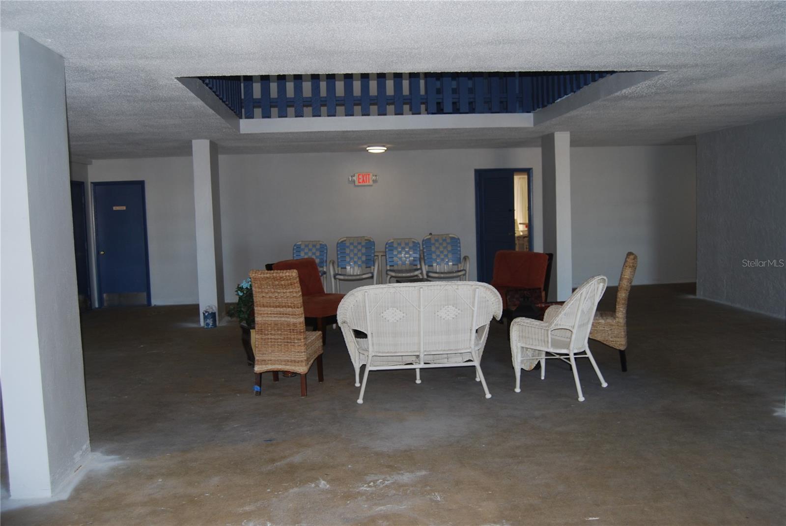 TREASURE ISLAND TENNIS & YACHT CLUB - Residential