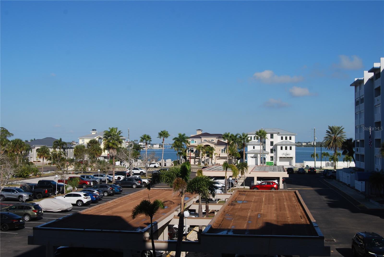 TREASURE ISLAND TENNIS & YACHT CLUB - Residential