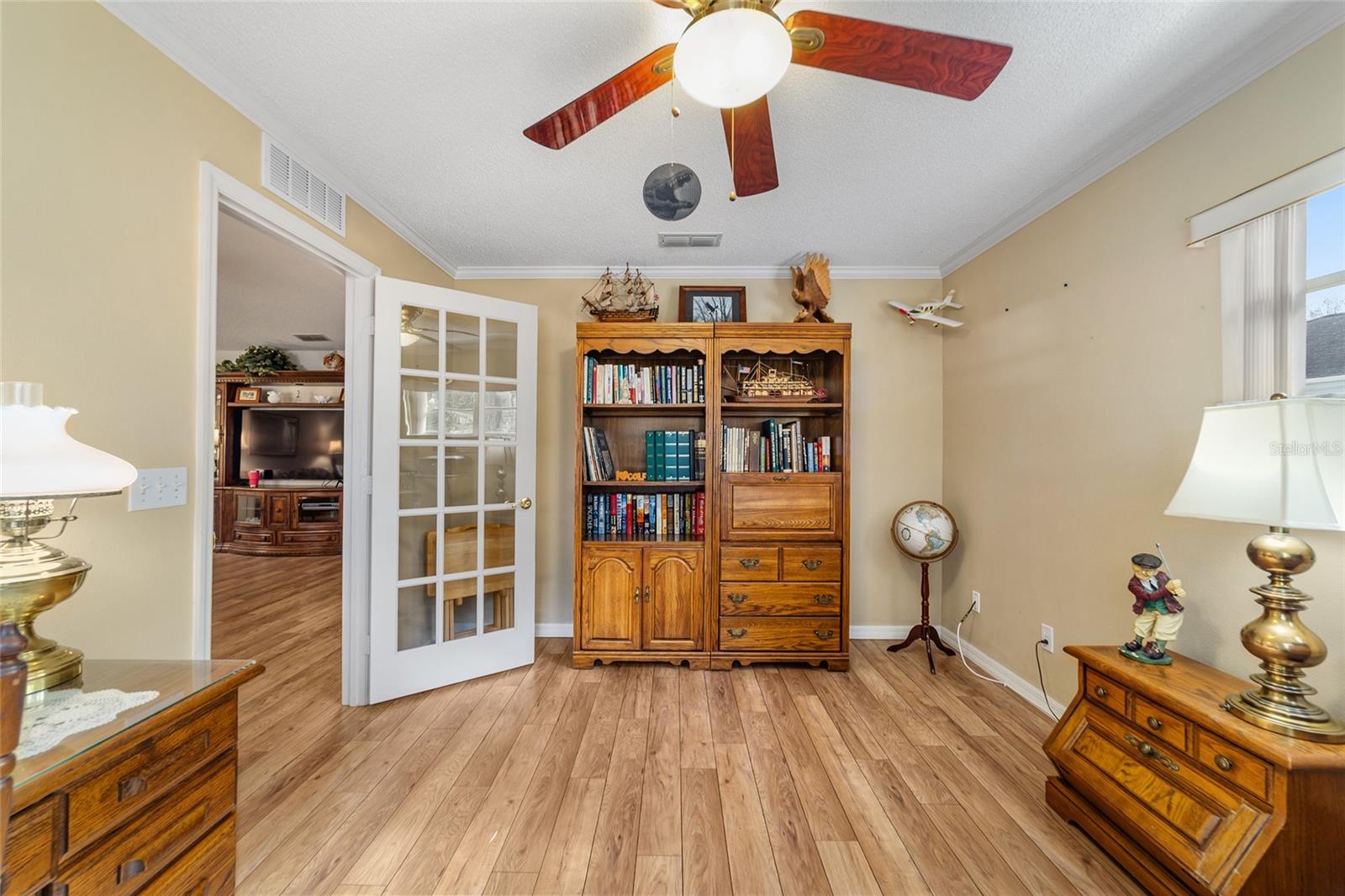 ON TOP OF THE WORLD - Residential