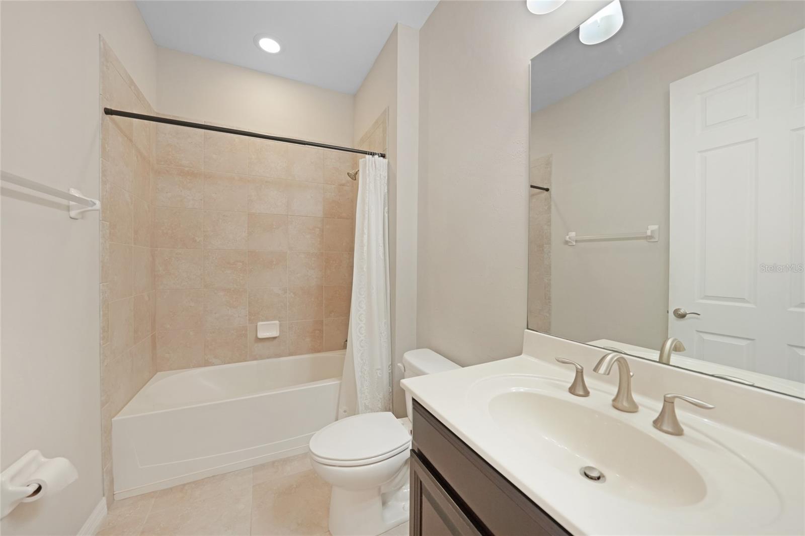TOSCANA ISLES UN 1 - Residential