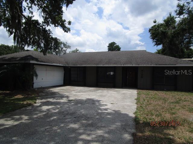 This 3 bedroom, 2 bath with 1907 sf feet heated home on almost half an acre. Split floorplan, with a fireplace. Large carport in the back of the home. Home needs repairs.
Case#093-893618. Go to www.hudhomestore.gov for bid timeline, disclosures, read property condition report & other forms.
UI (Uninsured) property. Buyer selects closing agent/firm. This home is owned by HUD-Housing of Urban Development. " All properties Sold 'as is" without any guarantee or warranty by the seller." All buyers must be accompanied in by a representing RE agent. All measurements are estimates.