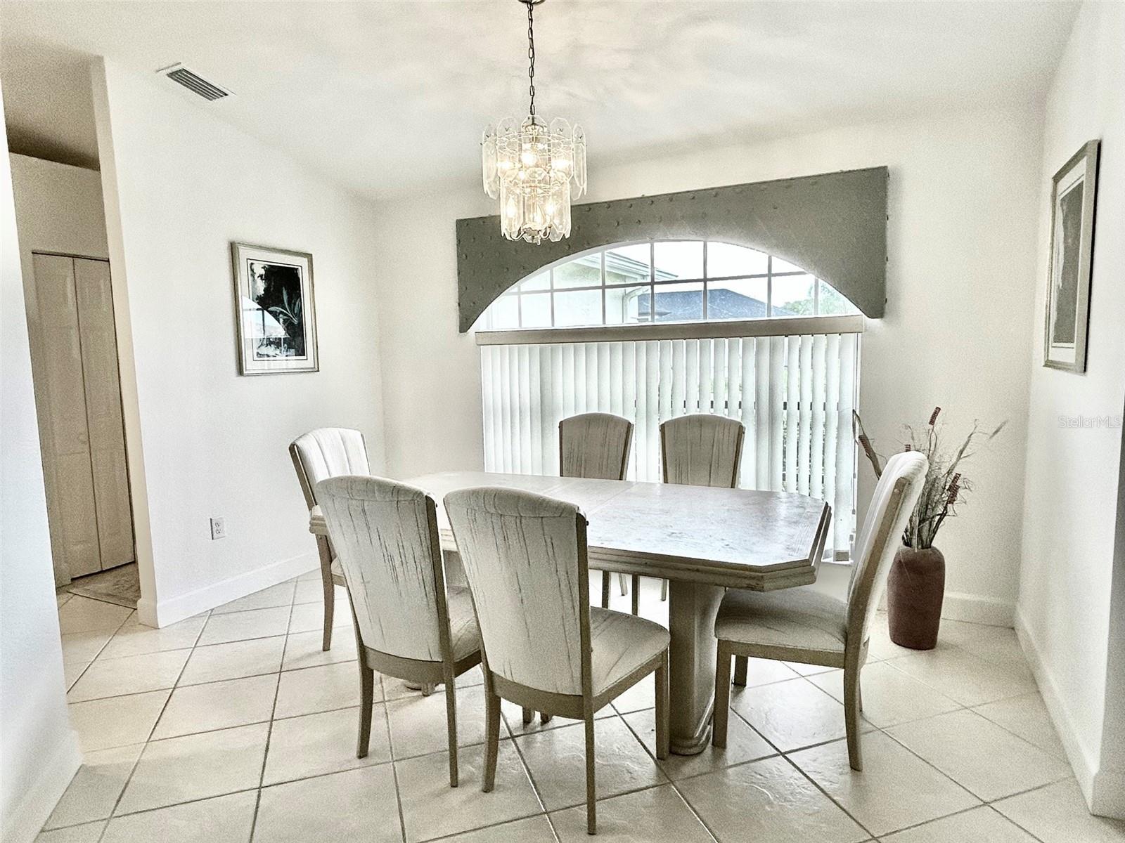 435 ROTONDA CIRCLE, ROTONDA WEST, FL, 33947 4 435 ROTONDA CIRCLE