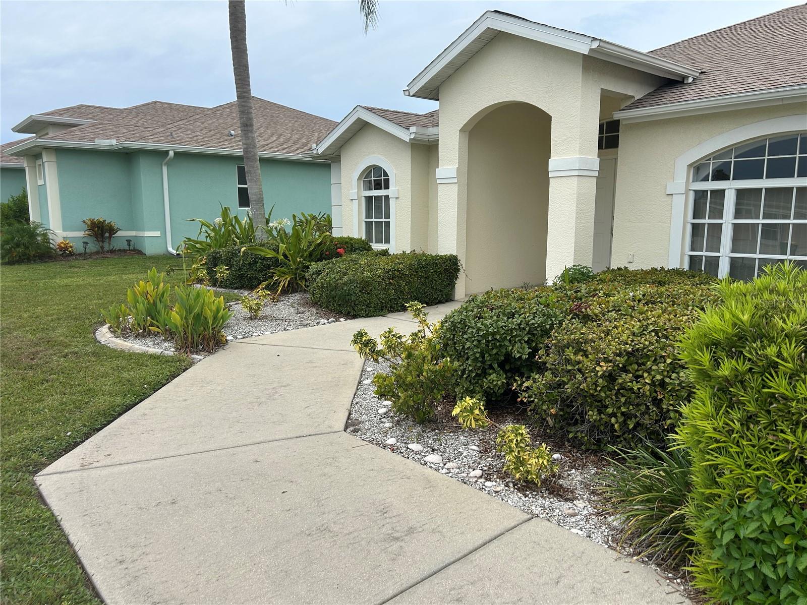 435 ROTONDA CIRCLE, ROTONDA WEST, FL, 33947 1 435 ROTONDA CIRCLE
