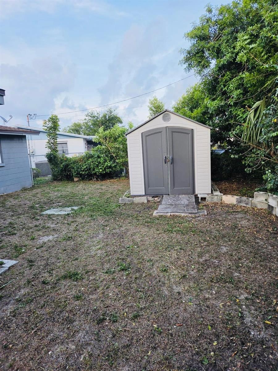 HOLIDAY GARDENS - Residential